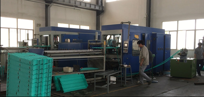 Plastic crusher in-line the plastic production