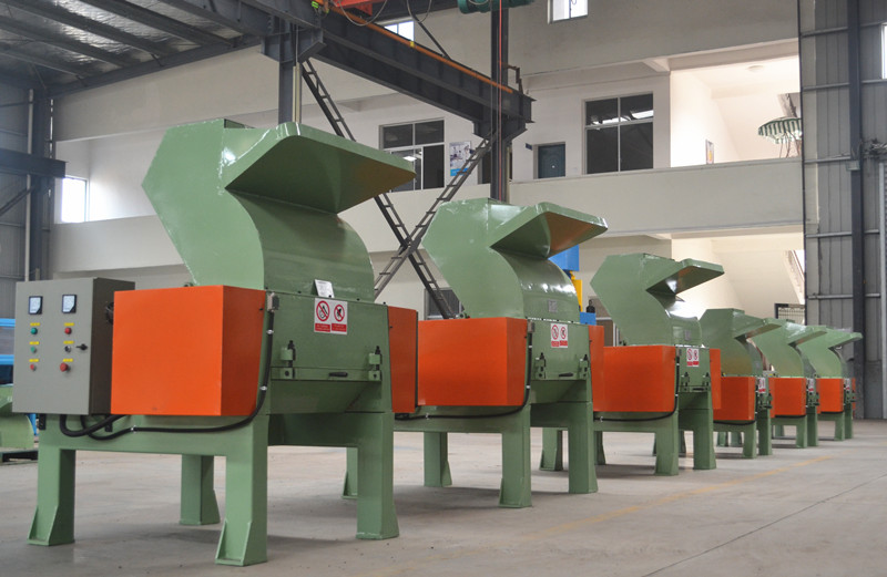 Mini granulator and separator for copper recycling